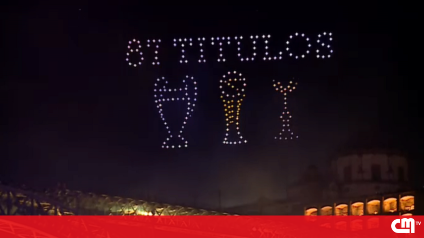 Espetáculo de drones ilumina o céu do Porto durante festejos