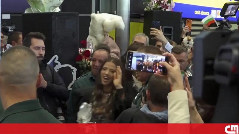 Vencedora da Eurovisão recebida por centenas de fãs à chegada ao aeroporto de Sófia