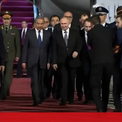 Putin chega a Pequim para fortalecer aliança Rússia-China
