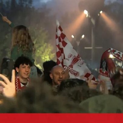 Adeptos do Arsenal celebram conquista da Premier League nas ruas