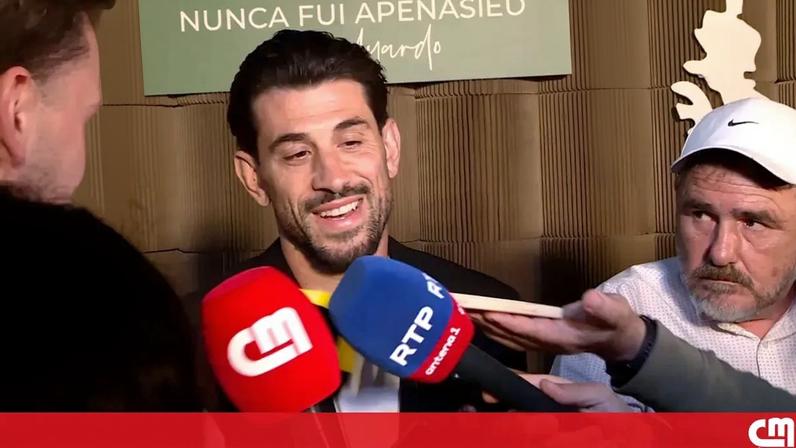 Ex-futebolista esteve na apresentação do livro de José Eduardo, antigo lateral-direito do Sporting.
