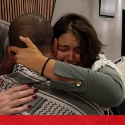 Ativistas australianos da flotilha regressam a casa em tom emocionado