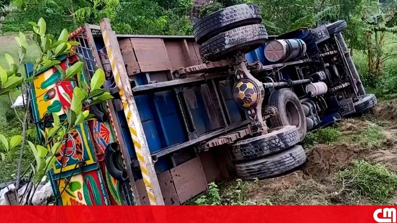 15 mortos após camião perder controlo e capotar numa estrada no Bangladesh