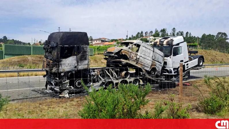 Camião que transportava carro arde na A4 em Penafiel