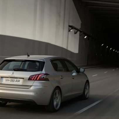 Peugeot 308 recall por risco de rutura dos cintos de segurança
