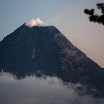 Atividade do vulcão Mayon leva à evacuação de 300 famílias