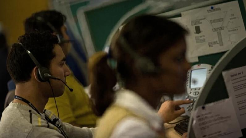 Funcionários de call centers aderem à greve geral