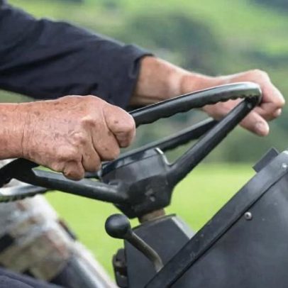 Homem de 69 anos morre em despiste de trator em Arronches