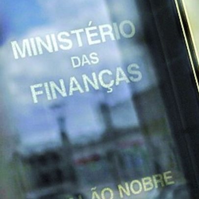 Governo prevê crescimento de 2% 'provável'; CFP defende maior prudência
