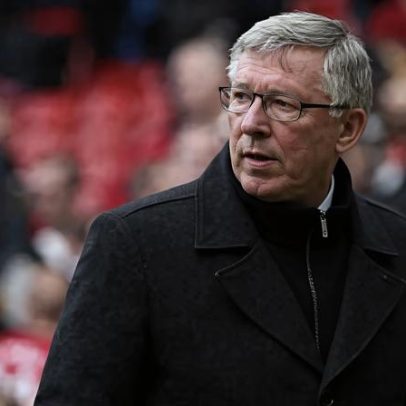 Alex Ferguson hospitalizado por precaução após indisposição em jogo