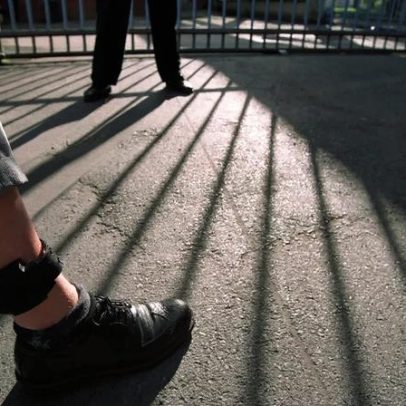 Pulseiras eletrónicas usadas em violência doméstica sobem 222% em 10 anos