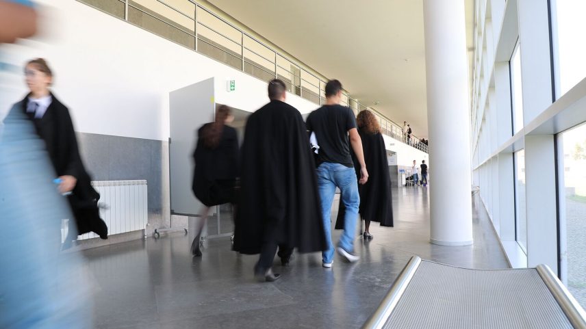 Estudantes dos politécnicos protestam contra o regime do ensino superior