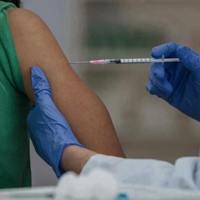 Autoridades asseguram decisões sobre vacinas COVID-19 seguras e transparentes