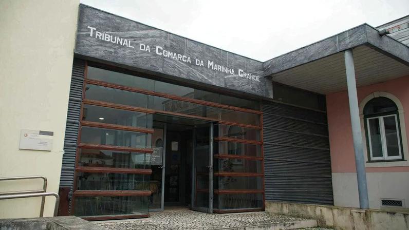 Tribunal da Marinha Grande absolve advogados de burla na compra de lar