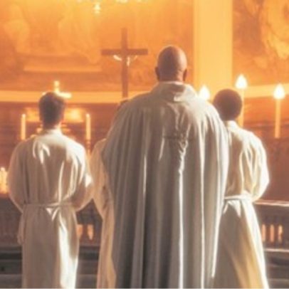 Padre e cúmplices planeiam assalto a esmolas durante festas em casas paroquiais
