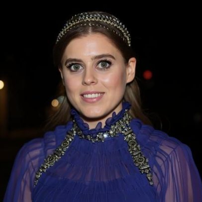 Princesa Beatriz surge em momento inédito à porta do Palácio de St. James