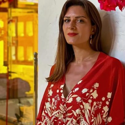 Ana Patrícia Carvalho exibe barrigão de grávida ao lado do marido