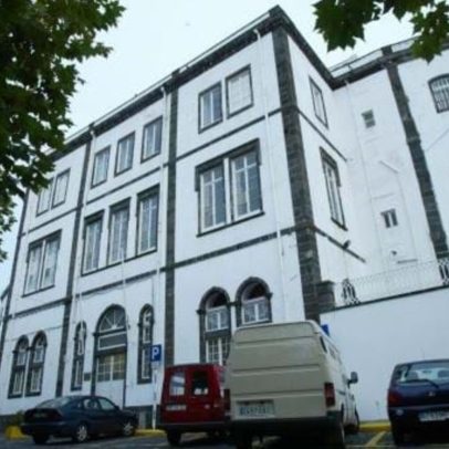 Prisão preventiva a suspeito por tentativa de introduzir droga em Ponta Delgada