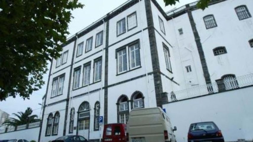 Prisão preventiva a suspeito por tentativa de introduzir droga em Ponta Delgada
