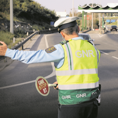 Colisão entre dois camiões condiciona trânsito no IC2, Rio Maior