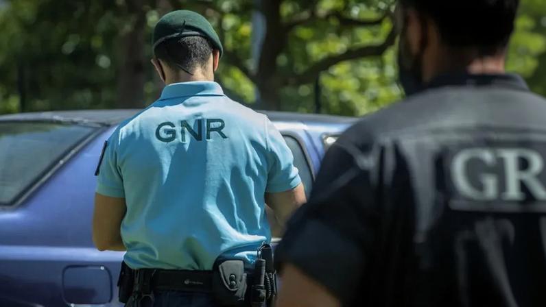 Patrulha da GNR de Fernão Ferro intercetou o idoso de 82 anos