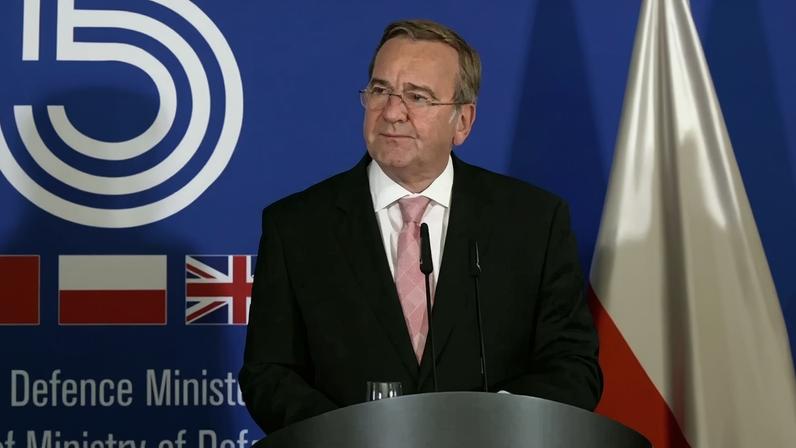 Ministro alemão vê retirada parcial de soldados dos EUA como alerta para Europa