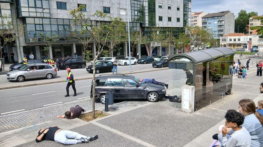 Bombeiros simulam atropelamento no local onde ocorreram adeptos do FC Porto