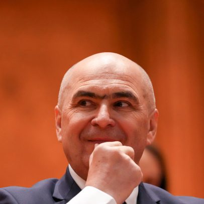 Governo romeno cai após moção de censura