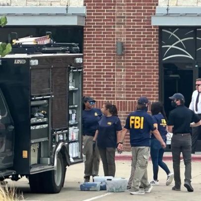 Tiroteio num centro comercial no Texas deixa dois mortos e três feridos