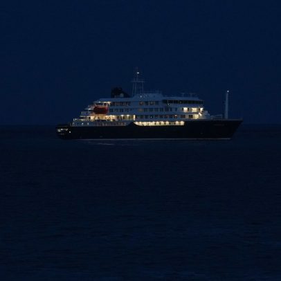 Cruzeiro Hondius deixa Cabo Verde após surto de hantavírus, segue para Tenerife