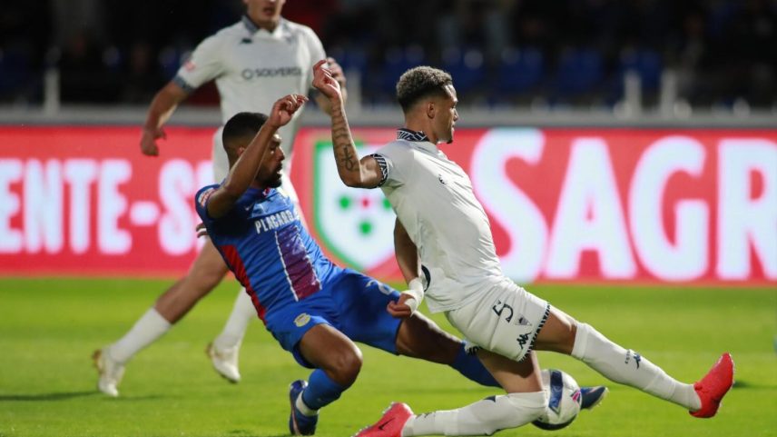 Alverca e Estoril Praia empatam em jogo tranquilo