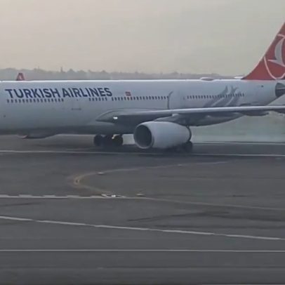 Avião da Turkish Airlines incendeia-se ao aterrar no Nepal