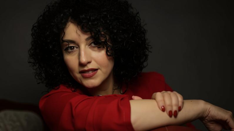 Mais de 100 Nobéis exigem libertação de ativista Narges Mohammadi no Irão