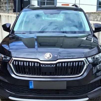 Caçada a veículo furtado em serviço de aluguer de carros
