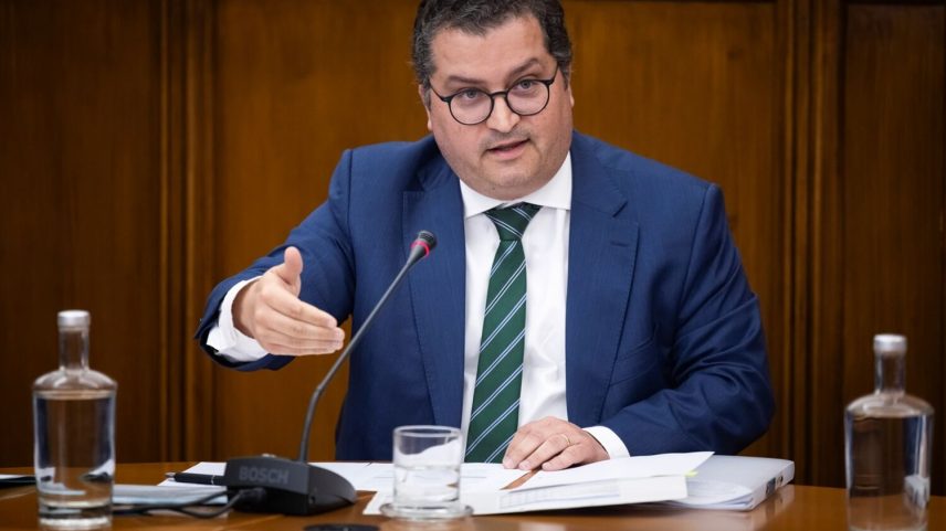 Miranda Sarmento admite bónus nas pensões