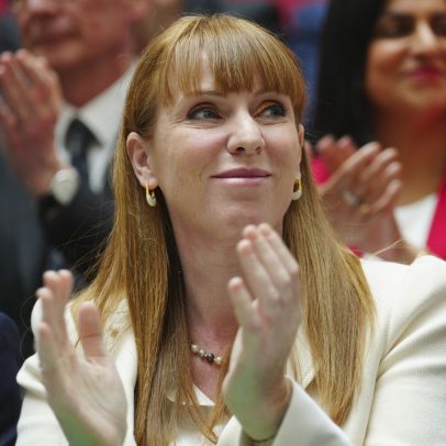 Ex-vice-primeira-ministra britânica é ilibada de fraude fiscal