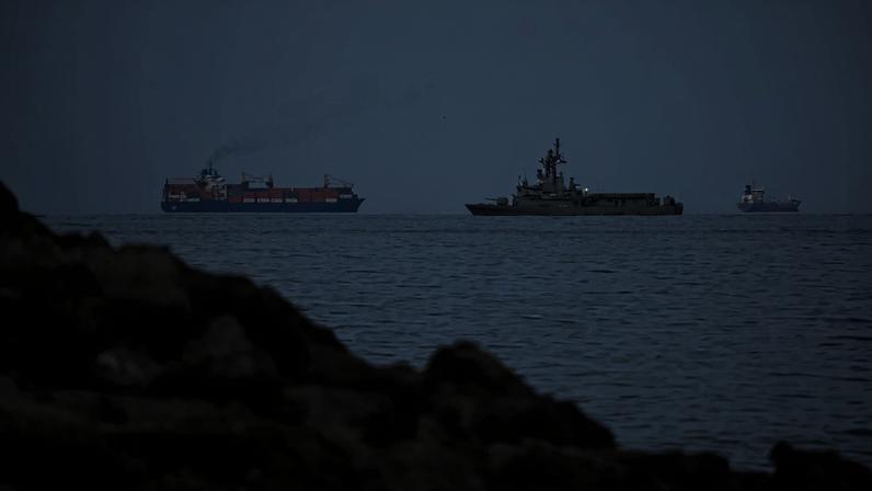 31 navios atravessaram o estreito de Ormuz nas últimas 24 horas