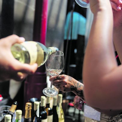 Vinhos à prova numa feira diferente