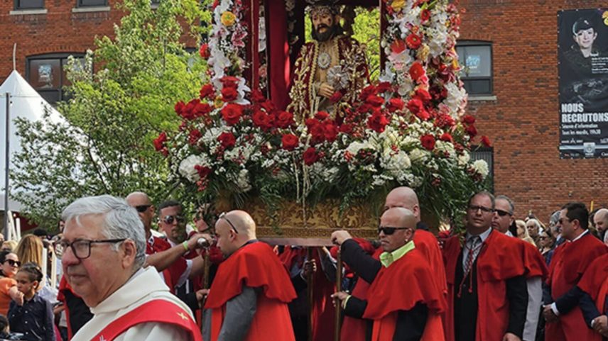 Lei antimuçulmana trava procissão portuguesa no Canadá