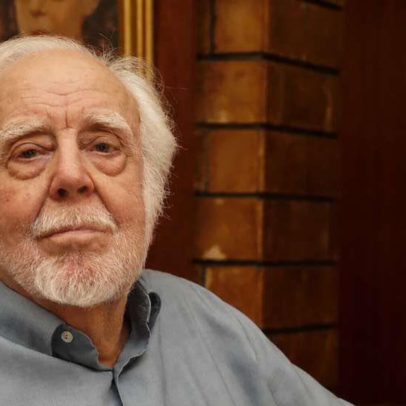 País despede-se do cronista da Liberdade
