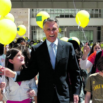 Europa condecora Cavaco Silva com Ordem Europeia do Mérito