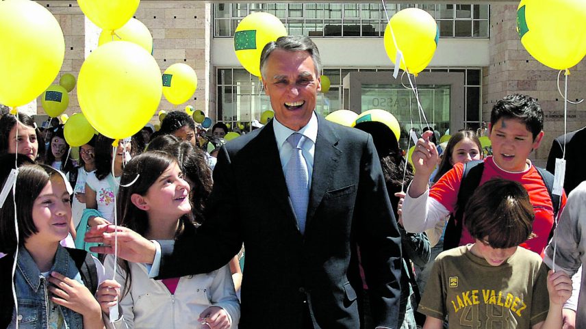 Europa condecora Cavaco Silva com Ordem Europeia do Mérito