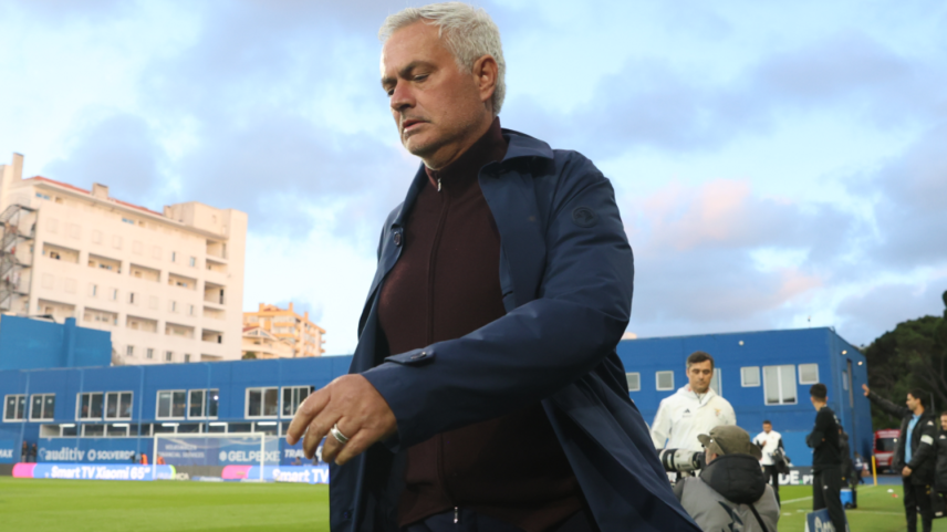 Mourinho aponta 99% de chance de ficar no Benfica, proposta é excelente
