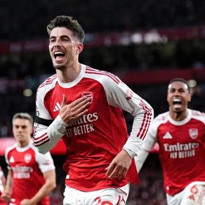 Arsenal sagra-se campeão inglês pela 14.ª vez após empate do City