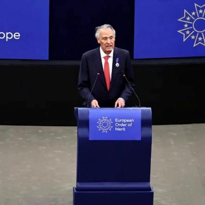 Distinção a Cavaco Silva é também homenagem a Portugal, diz Barroso