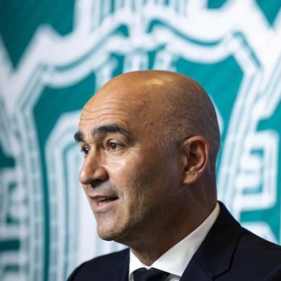 Martínez desvaloriza contrato e rejeita tratamento especial a Ronaldo