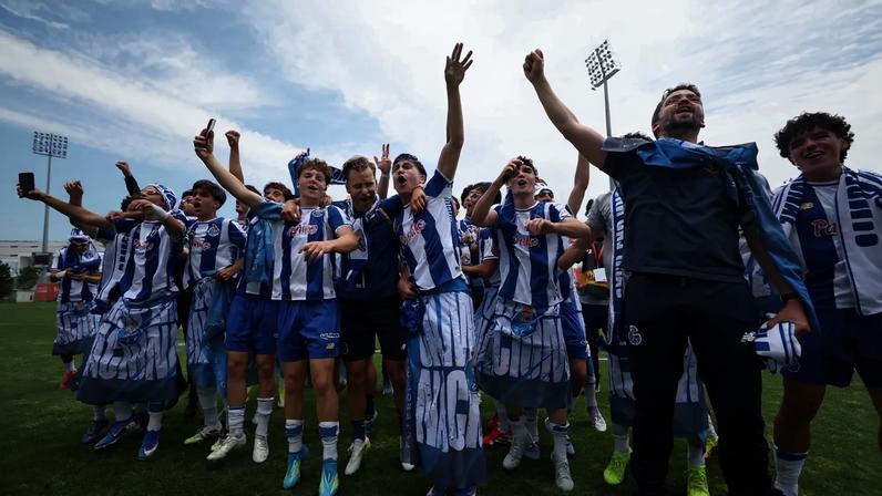 Títulos de formação impulsionam sonho de hegemonia do FC Porto