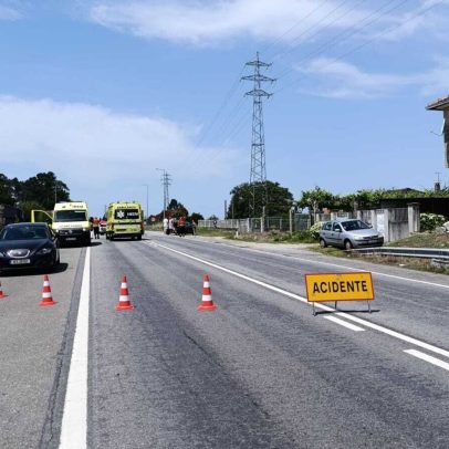 Homem fica ferido após colisão entre mota e carro em Monção