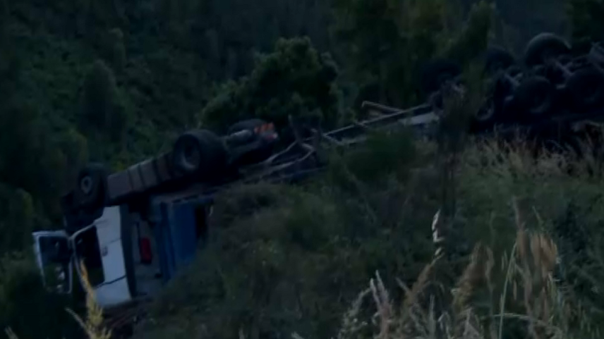 Motorista recusou ser transportado para o hospital apesar do aparatoso acidente.