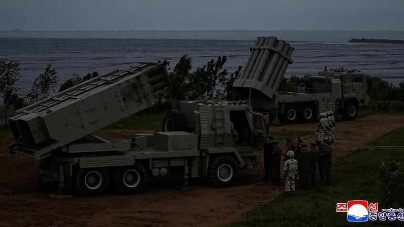 Coreia do Norte realiza primeiro teste de mísseis guiados por IA